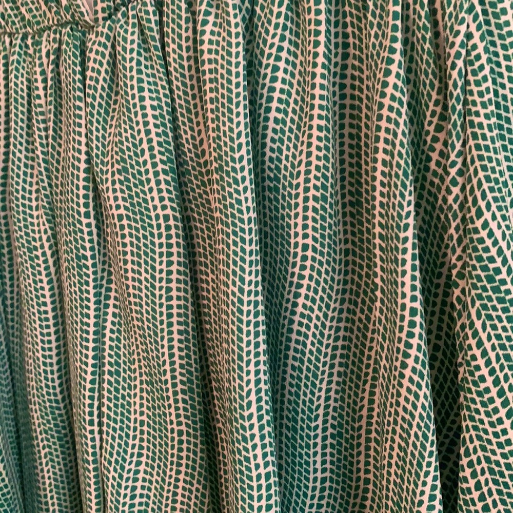 Dress - Picture 2 of 5